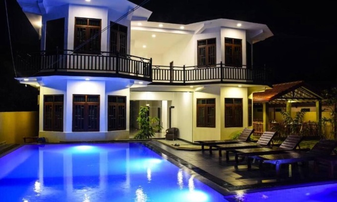 Ettukala Hotel | Mamma Raji Hotel