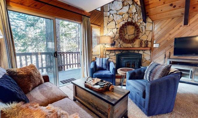 Mammoth Lakes Cabin | Mammoth View Villas - Near Hike/bike Trails!