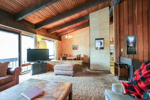 Mammoth Lakes Apartment | Mammoth West #124 Condo