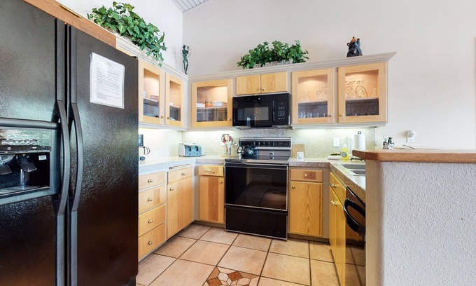 Mammoth Lakes Condo | Mammoth West 137 Updated Deluxe Condo, Just A Short Walk to Canyon Lodge by RedAwning