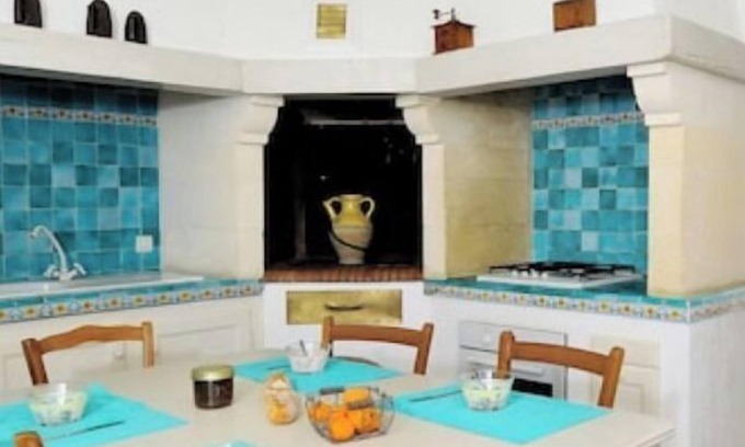 Arles Apartment | MANADE BLANC, Gîte for 9 PEOPLE