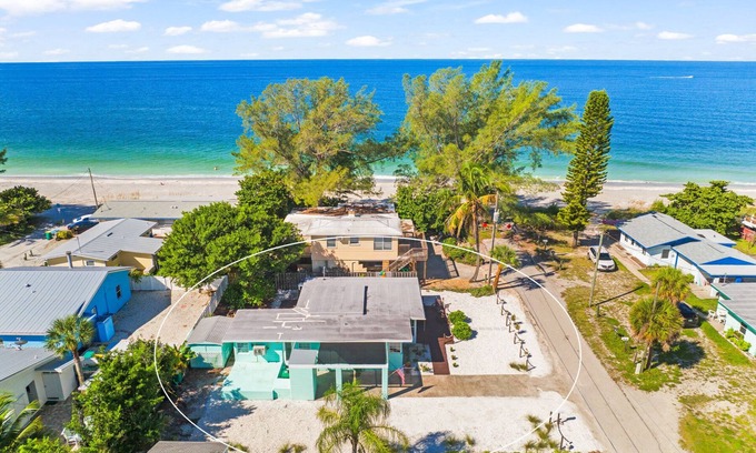 Englewood Cottage | Manasota Key Beach Cottage Just Thirty Steps from the Beach