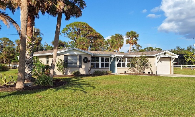 Englewood House | Manasota Key Retreat with free use of bikes and paddle board