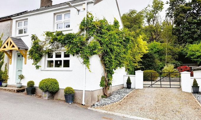 Lampeter Velfrey Cottage | Manchester House, Narberth