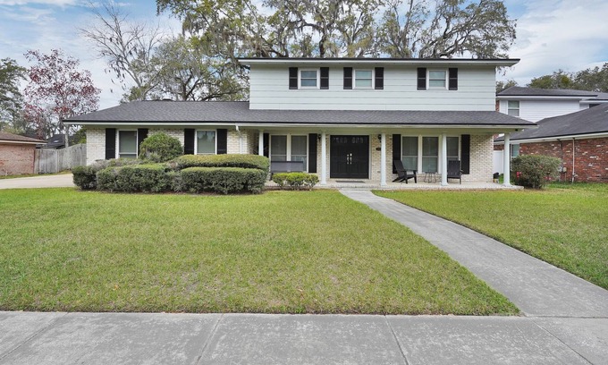 Southside House | Mandarin Walkable Location, Spacious Home, Pool