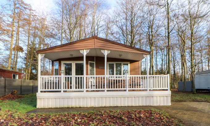 Swarland Cottage | MANDERINE LODGE, pet friendly, character holiday cottage in Felton