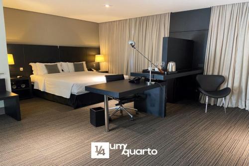 Reboucas Apartment | Manhattan Floor