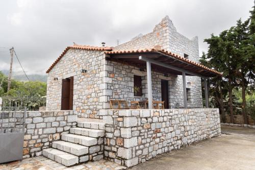 Omales House | Mani Sea & Stone House
