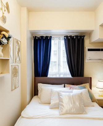 San Dionisio Apartment | Manila Stay near Manila Airport NAIA Mall Fast Wifi Kitchenette Rouzelea Nest