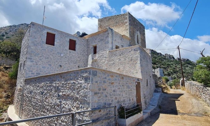 East Mani Villa | ManiTu