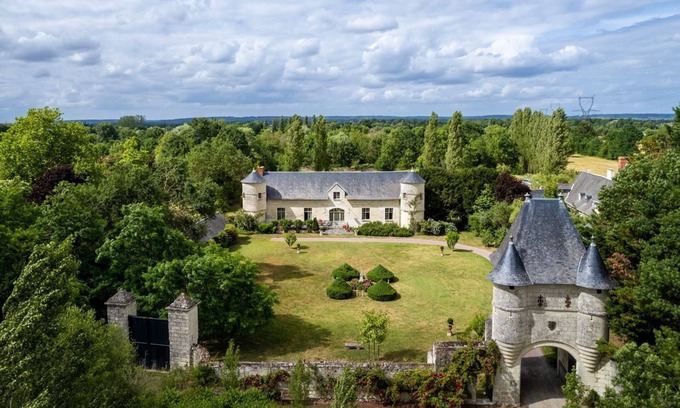 Varennes sur Loire Villa | Manoir Anoir - Three Bedroom Villa, Sleeps 6