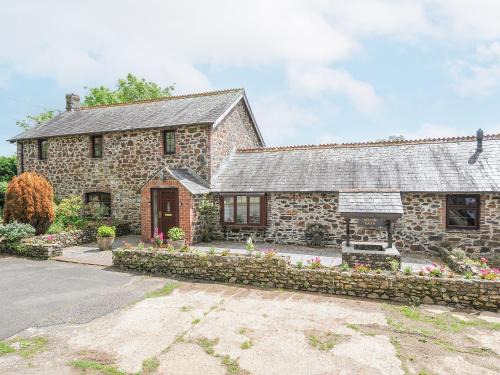 Saltash House | Manor Barn