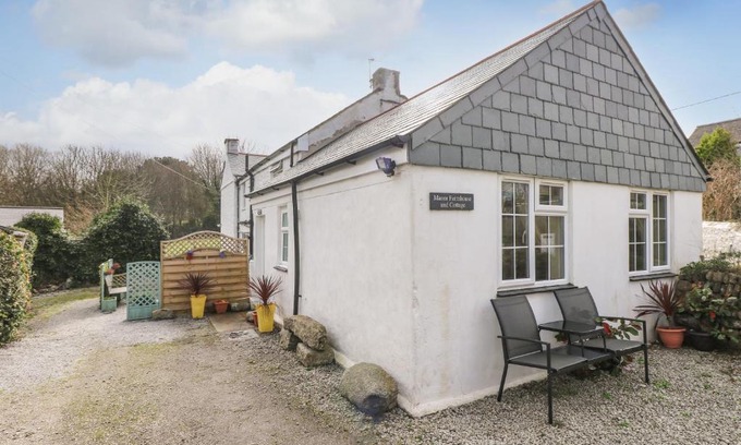 Redruth House | Manor Farmhouse Cottage