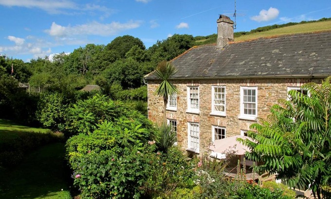 Dartmouth House | Manor Farmhouse