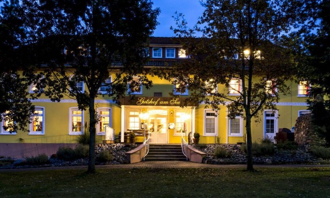 Klein Upahl Apartment | Manor house by the lake in Klein Upahl