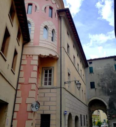 Sarteano Apartment | Mansarda con solarium panoramico su centro storico di Sarteano vicino alle famose terme della Val d'Orcia