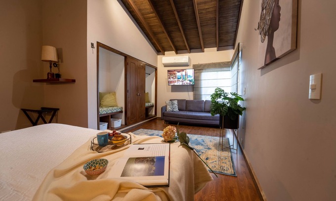 El Tesoro House | Mansión BR Villa con Piscina + Jacuzzi a 6 min de Provenza Medellín