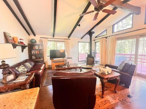 Fish Camp House | ManVee at Yosemite