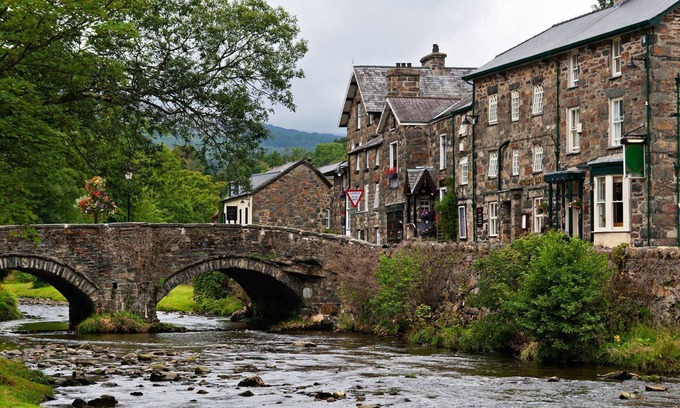 Tanygrisiau Cottage | Many family attractions and outdoor pursuits are close to this delightful cottage, which lies just 1