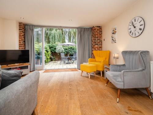Irstead House | Maple Barn: Lux Rural Retreat Near Norfolk Coast
