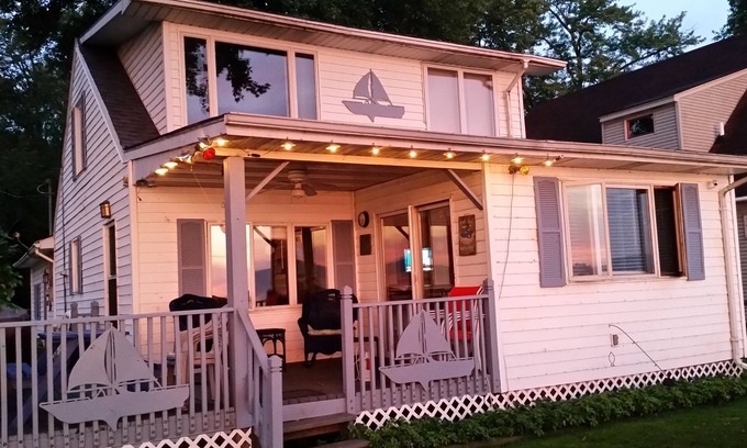Ashville House | Maple Bay Get-a-Way