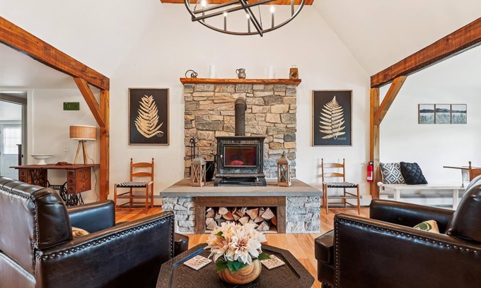 Morrisville House | Maple Fox: large 2br, wood stove, deck, & firepit!
