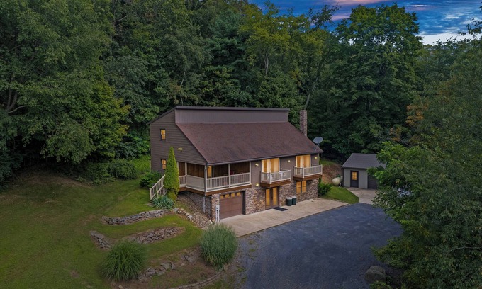 Spring Mills House | Maple Hill Lodge | Hot Tub + Views from Deck