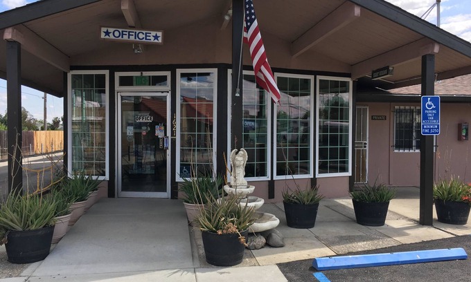 Los Banos Hotel | Maple Inn & Suites