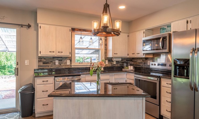 Decatur House | Maple Knoll | 3 Bed, 2 Bath