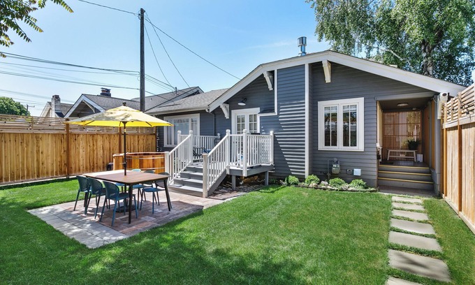 Seattle House | Maple Leaf Craftsman with Hot Tub and AC