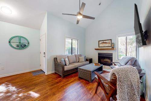 Charleston House | Maple Leaves - 30 Day Rental