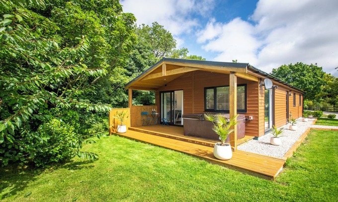 Gwinear Cottage | Maple Lodge