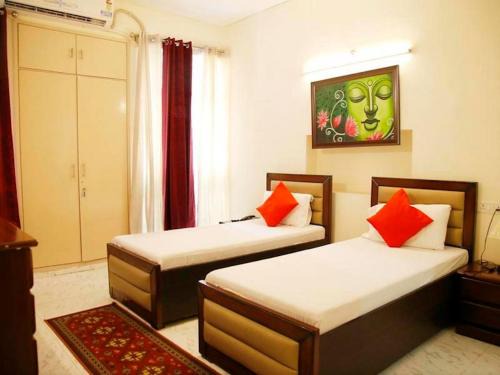 South Extension House | Maplewood Guest House, Neeti Bagh, New Delhiit is a Boutiqu Guest House - Room 4