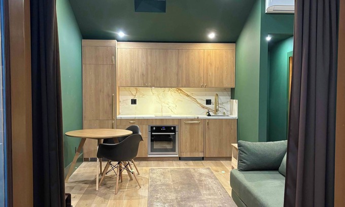 Mar Vista Apartment | Mar Vista Greenhouse - Newly-built studio guesthouse. Centrally located.