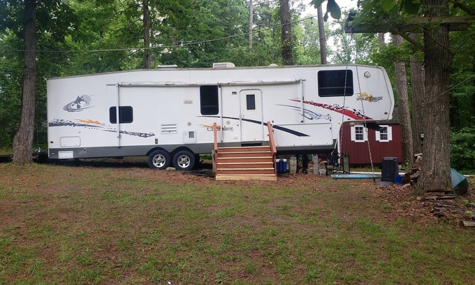 Greenbush RV Rental | Mara-logo Large camper / large lot near Chincoteague Va. Park has all amenities