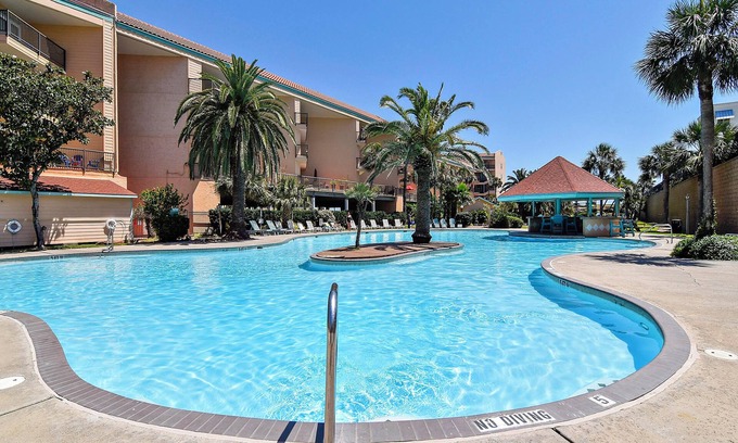 Galveston Condo | Maravilla 233 - Indigo Flamingo