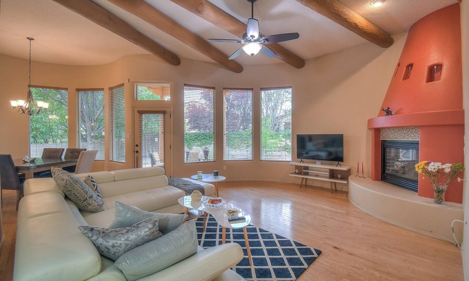 Westside House | Maravilla, 30+ Day Rentals, Near I-40