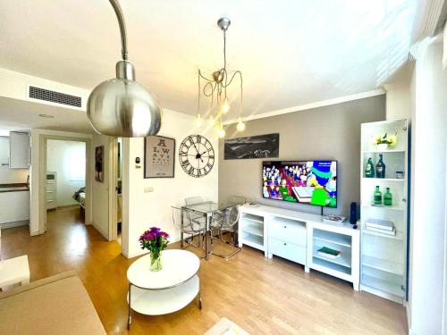 La Trinidad Apartment | Maravilloso apartamento céntrico de 70m2, jardín propio 40m2 con piscina para niños y parking opcional
