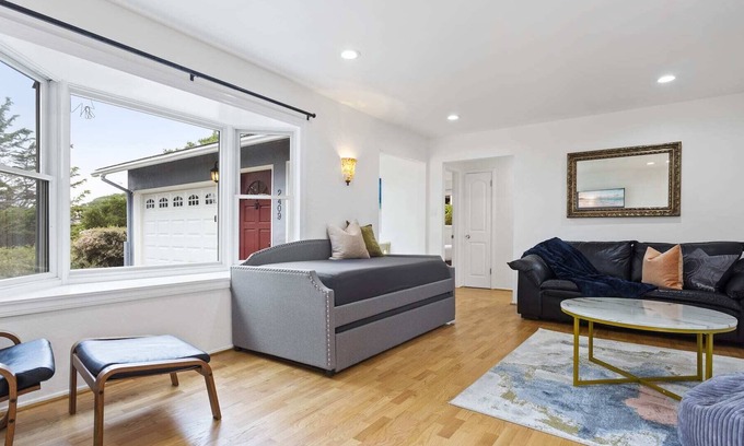 Belmont House | @ Marbella Lane - 3BR Belmont Cozy House
