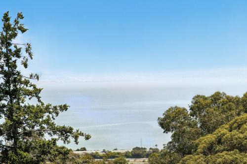 Colma House | #Marbella Lane - Natural BayView Escape Near SFO