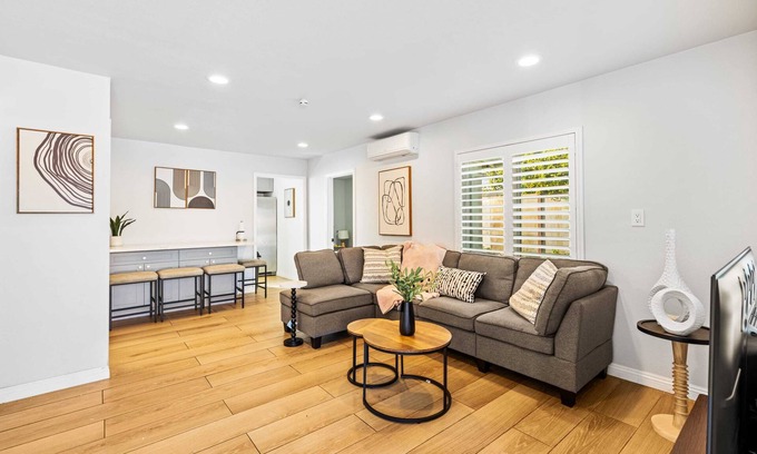 Ontario House | @Marbella lane - Serene Haven Retreat 3BR