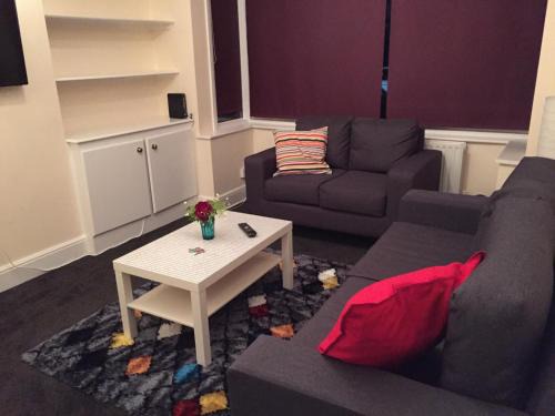 Tooting House | Marble Apartments Tooting House
