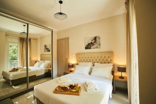 Thessaloniki Apartment | Marble Shine Apartment near the city center by BiNoBi!