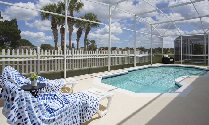 Esprit House | MARCH LAST MINUTE AVAILABLE!