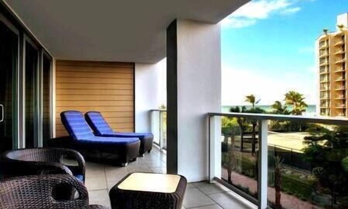 Marco Island Hotel | Marco Crystal Shores Beachfront Resort, Luxury