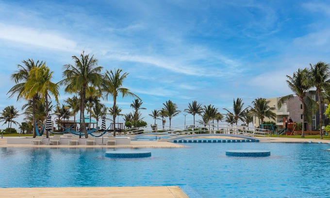 Puerto Juarez Apartment | Mareazul Beach Condos Playa Del Carmen