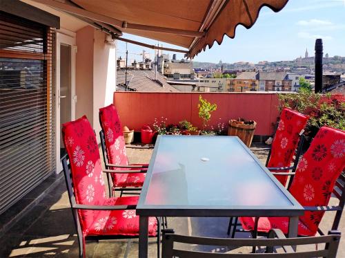 Orszagut Apartment | Margaret Apartment for 5 people with Panorama Terrace