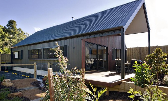 Margaret River House | Margaret River Bungalow-3-forest - pet friendly