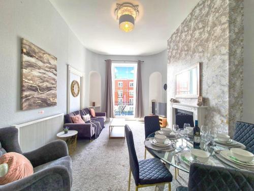 Cheltenham Apartment | Margaret's Terrace by Fortuna Property