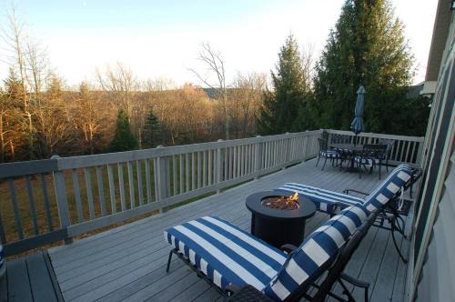 Tannersville Ski Chalet | Margarita Mountain Retreat Hottub9bedsgameroom